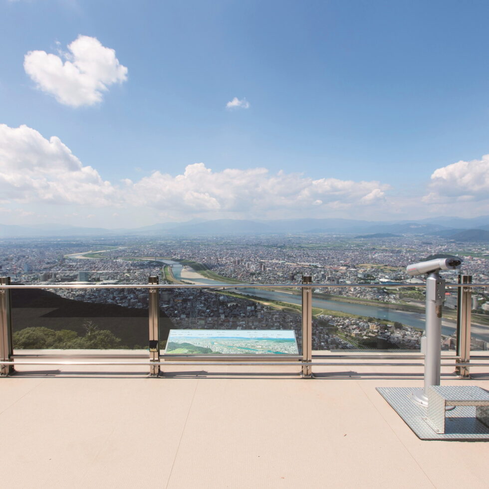 岐阜「金華山」がリニューアル！新・展望台から、気分爽快な270°の眺望を満喫しよう