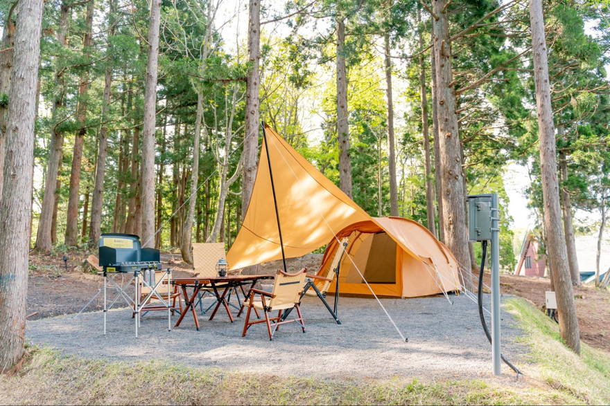 人気アウトドアブランドが監修するキャンプ場「Alpen Outdoors しろとりフィールド」が岐阜県郡上市に誕生！
