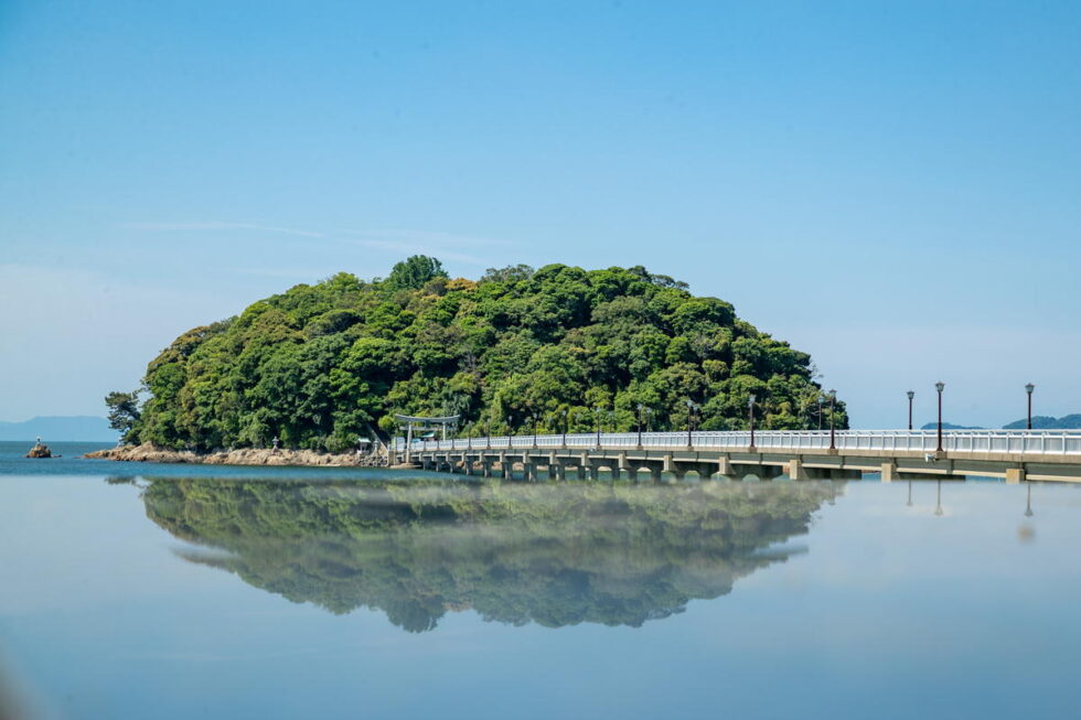愛知・蒲郡市のおすすめ観光モデルコース！竹島の絶景や温泉、グルメを堪能【...
