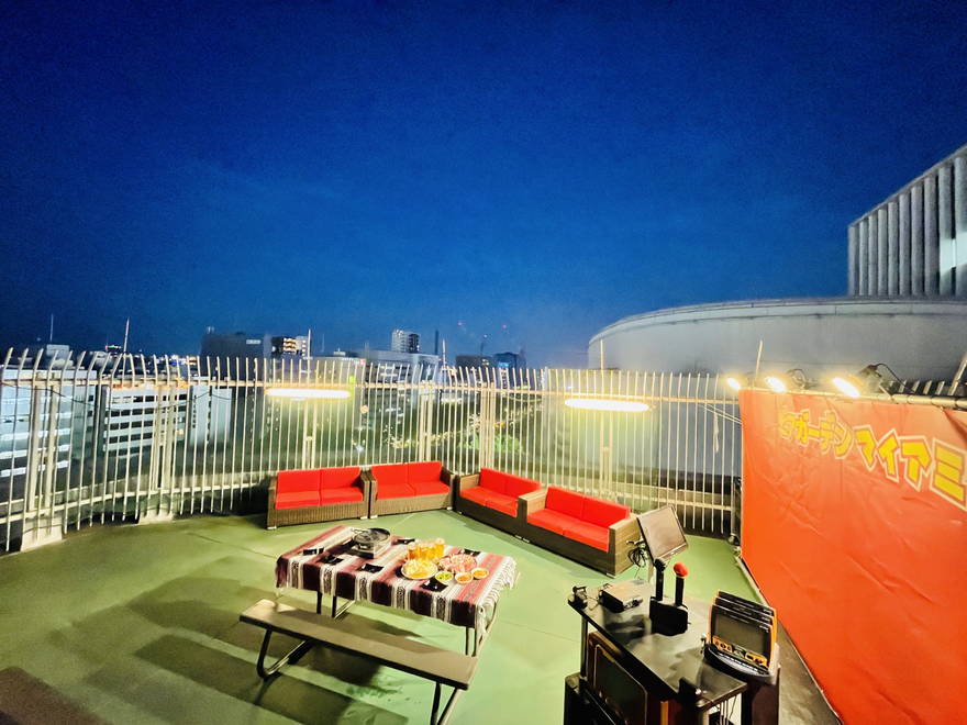 屋上でカラオケが楽しめる！「ビアガーデンマイアミ」に完全プライベート空間の「プライムシート」が登場