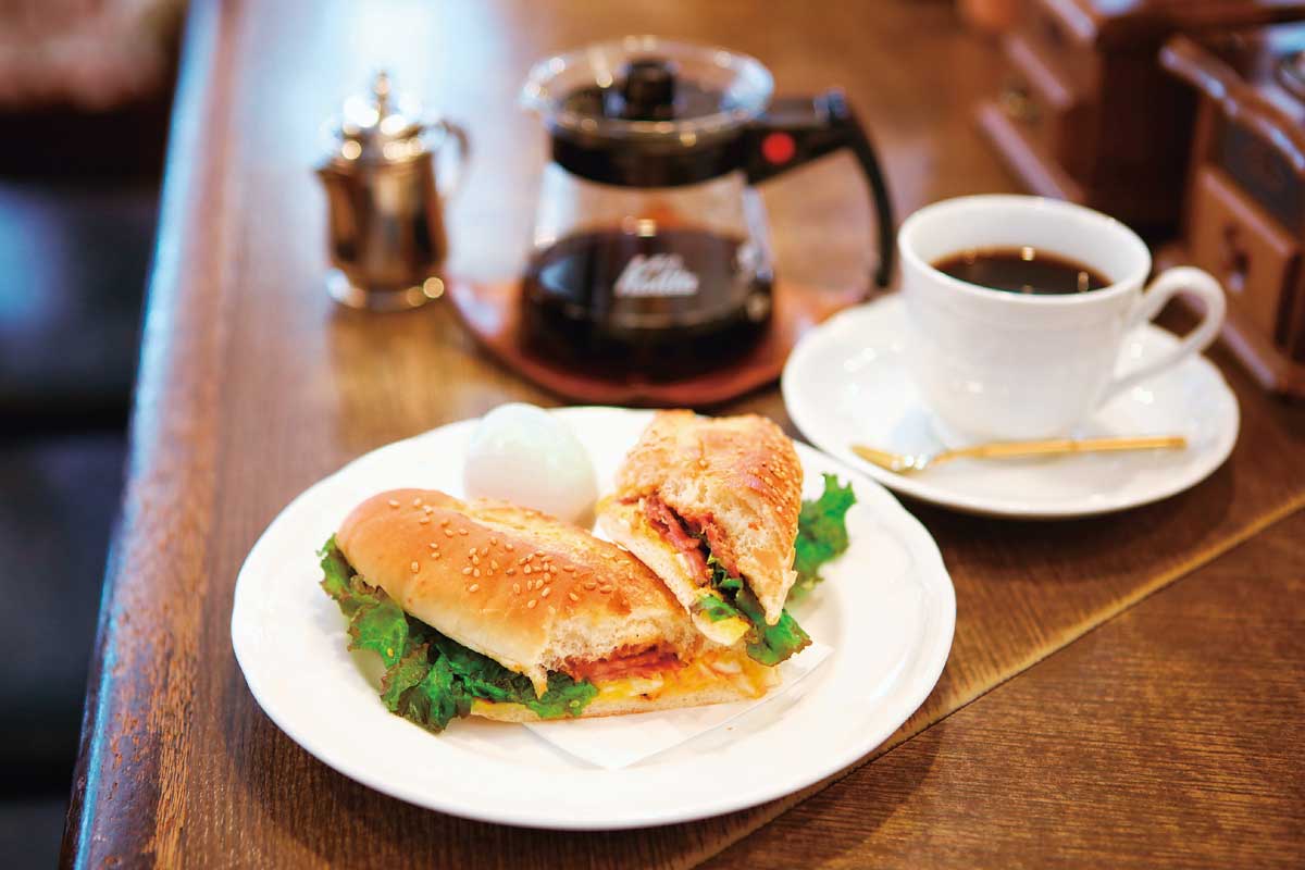 食べ応え満点！ジャーマンドッグのモーニングが人気のカフェ「加藤珈琲店」【久屋大通・名古屋市】