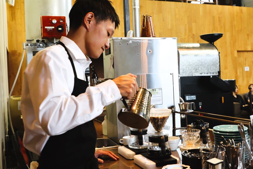 バリスタの一日がキになる！長久手の人気カフェ「IMOM COFFEE ROASTERS」店長の園田道徳さんに密着