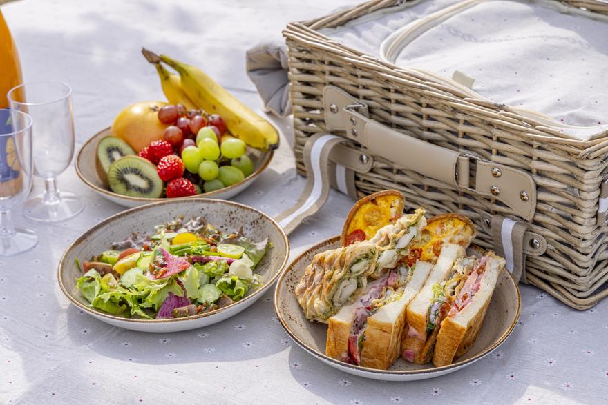 「ホテルインディゴ犬山有楽苑」より、犬山周辺を電動トゥクトゥクで散策＆ピクニックが楽しめるプラン登場♡ シェフ特製のサンドイッチなどのメニューも