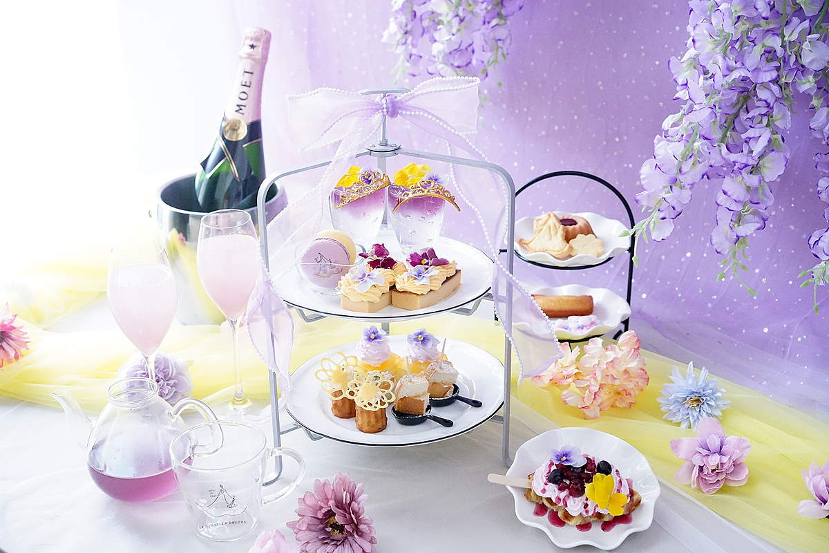 ティータイムや推し活にも♪ 「DRESSY CAFE」で「お花とドレスの