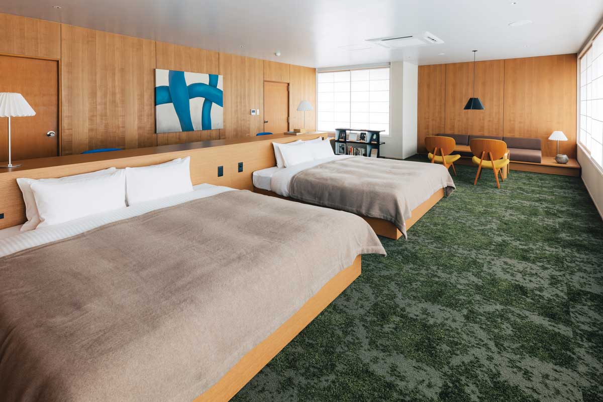 旧市庁舎をリノベした宿「泊船」へ。歴史建築の趣を感じる癒しのステイ